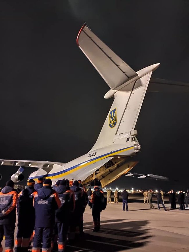 Літак з українськими фахівцями вилетів до Ірану, - Офіс президента 03