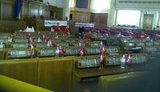 Депутаты ночью ели бутерброды и запивали минералкой. Блокирование продолжается. ФОТО