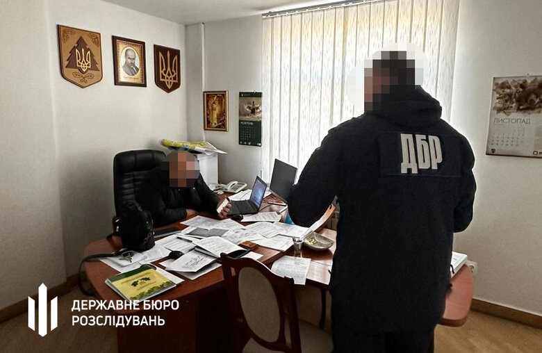 Суд над керівником лісгоспу та його спільниками за незаконні порубки лісу