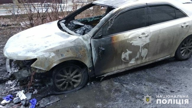 У Донецькій області спалили автомобіль секретаря міськради 04