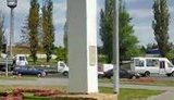 В Харькове разрушили памятник в честь воссоединения с Россией: Сам упал. Старый стал, на кладке - одна глина. ВИДЕО.