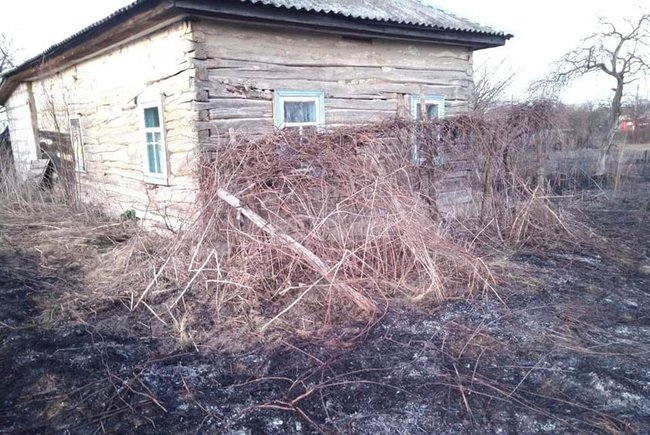 Неизвестные избили пожарных, приехавших ликвидировать возгорание сухостоя на Черниговщине 02