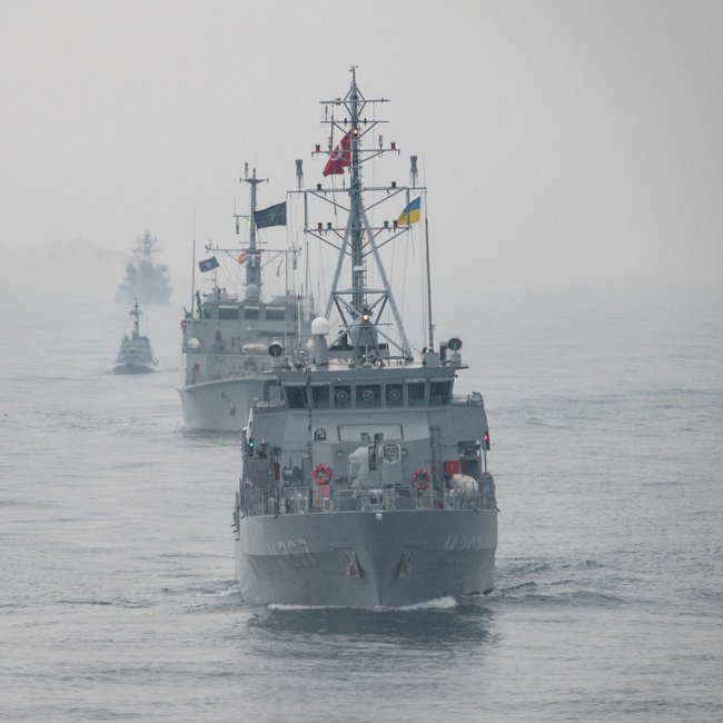 Ukrainian, NATO ships conduct joint exercise in Black Sea 01