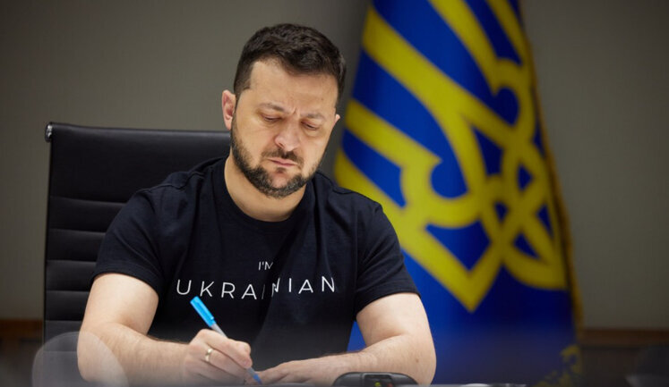 Зеленський спростив звільнення працівників і скасував обов’язок роботодавців платити зарплату мобілізованим (оновлено)