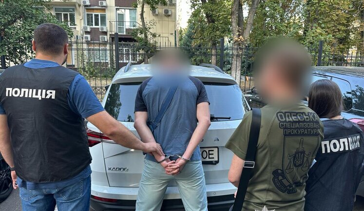 За $10 тис. обіцяв таємно вивезти з частини: на хабарництві викрито військового ТЦК на Одещині, - Нацполіція. ФОТОрепортаж