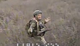 дрон атакує загарбника