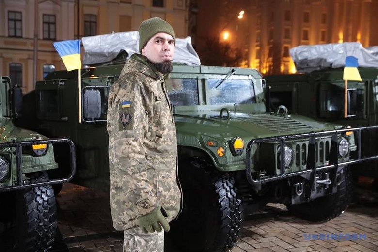 3-й отдельный полк спецназа получил 13 легких бронированных автомобилей HMMWV 04