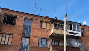 Понад 10 разів росіяни атакували Нікопольщину: пошкодженіі інфраструктура, триповерхівка, 2 авто і ЛЕП. ФОТОрепортаж