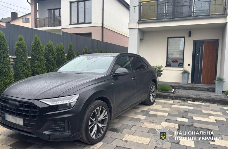Нацполіція викрила аферистів, які виманили понад 2 млн доларів за землю для військових