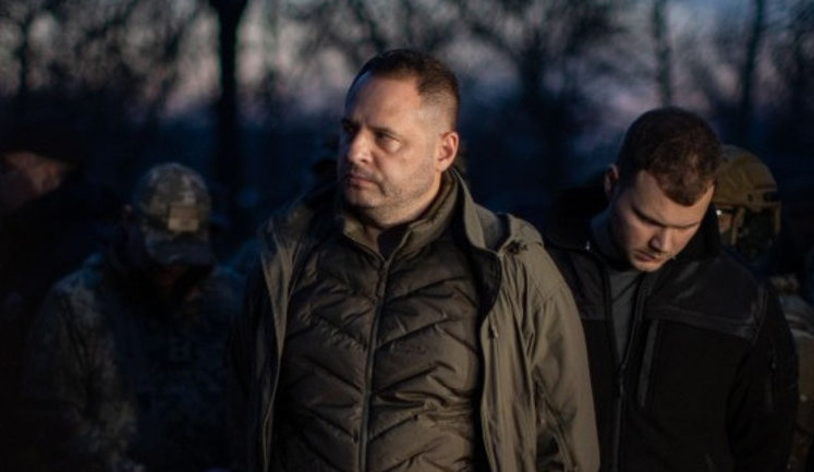 Zelenskyi likely to extend Donbas special status law, implement Steinmeier formula following Paris summit