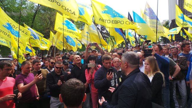 Car owners with EU license plates picket Verkhovna Rada 04
