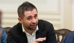 Арахамія про Гогілашвілі: Чиновники мають відповідати за брехню про іноземне громадянство