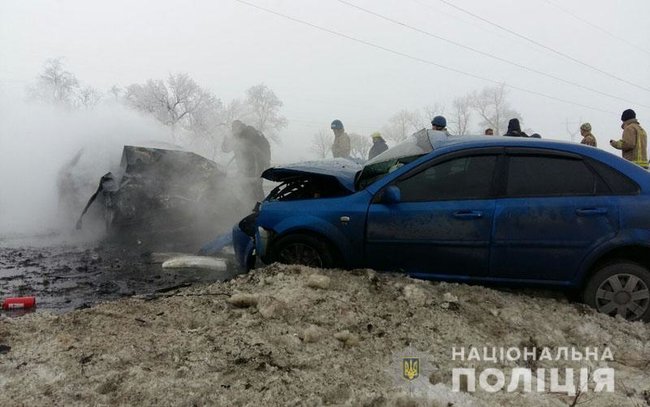 Жуткое ДТП на Донетчине: погибли шесть человек, еще двое получили травмы (обновлено) 01