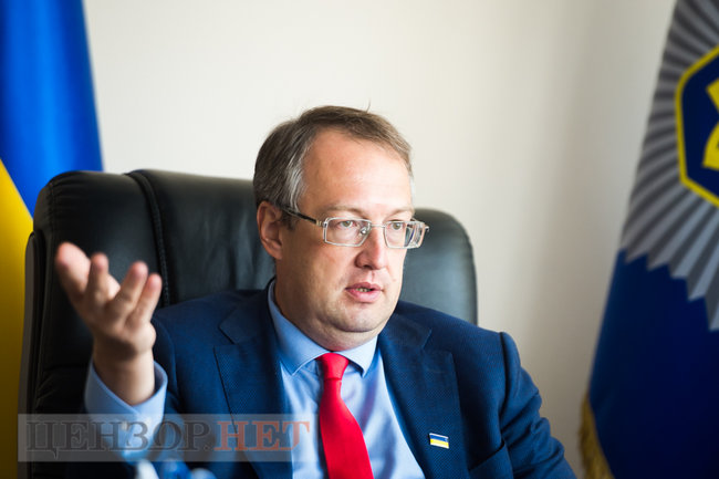 Слідство припускає, що Роккеллі міг стати жертвою провокації з боку керівництва бойовиків, зокрема Гіркіна, - заступник міністра внутрішніх справ Антон Геращенко про справу нацгвардійця Марківа 06