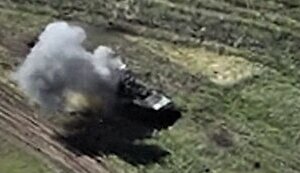 Загальні бойові втрати РФ від початку війни - близько 947 610 осіб (+1110 за добу), 10 711 танків, 26 965 артсистем, 22 320 бойових броньованих машин. ІНФОГРАФІКА
