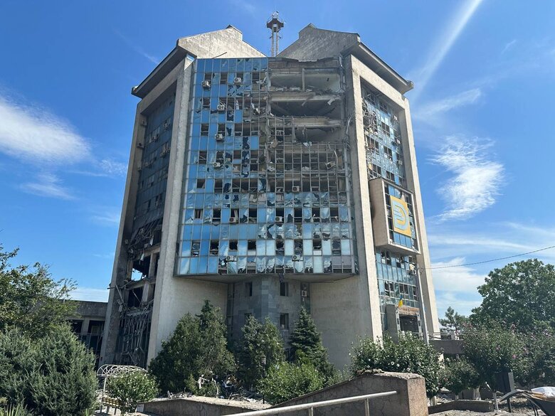 Вследствие ночных атак РФ в Измаиле повреждено здание Морвокзала, 3 учебных заведения, 1 учреждение культуры, 15 квартир и примерно 10 частных домов 06