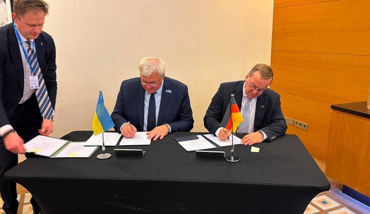 Україна та Німеччина підписали угоду щодо спільного виробництва дронів BARS. ВIДЕО