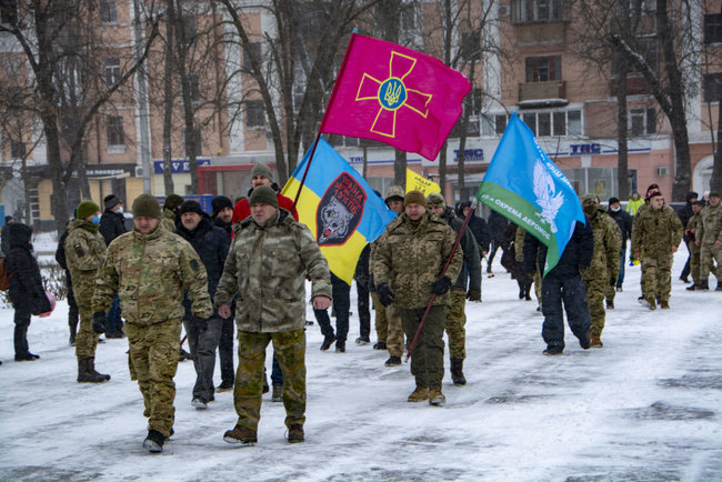 Із загиблим від кулі російського снайпера воїном 81-ї ОАеМБр Олександром Глушком попрощалися в Полтаві 03