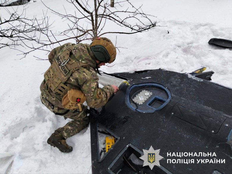 Вибухотехніки підірвали небезпечний уламок БпЛА на Чернігівщині