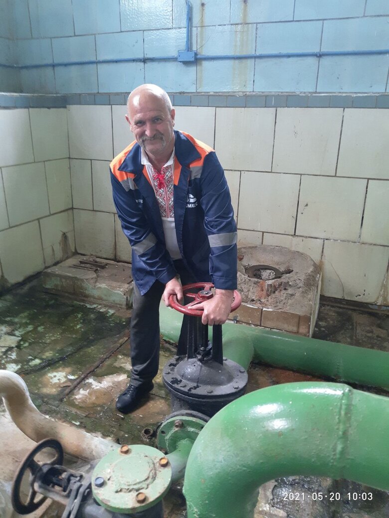 31 добу не залишав робочого місця, щоб забезпечити водою всі підрозділи залізниці в Харкові під час запеклих боїв 02