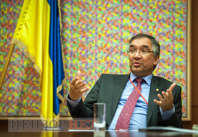 Посол Канади в Україні Роман Ващук: Я заохочую людей, щоб, подаючи на візу, вони все представляли так, як є. Не прикрашали, не прибіднялися. Це не декларація 04
