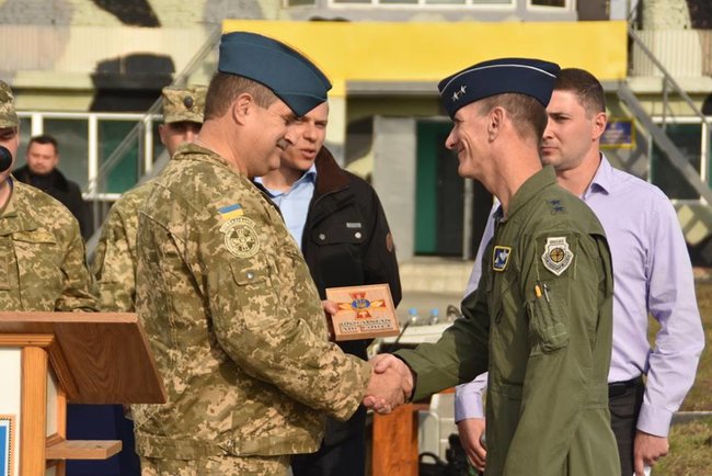 Навчання Чисте небо-2018 завершилися: церемонії закриття відбулися на військових аеродромах у Хмельницькій і Вінницькій областях 08