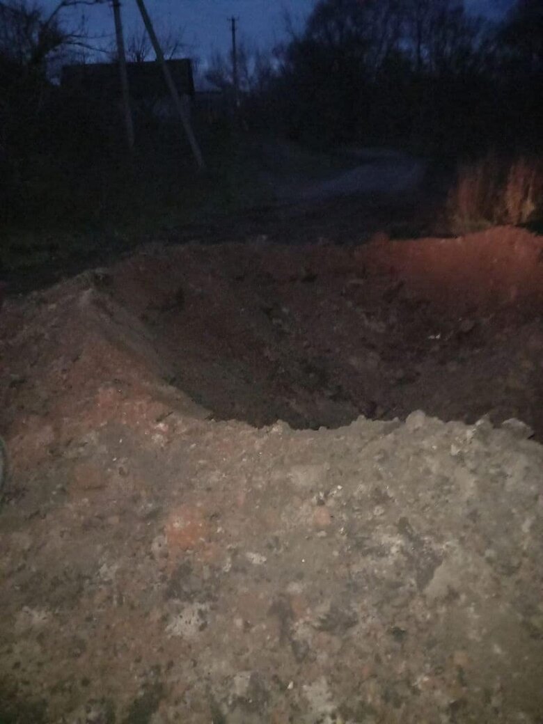 Оккупанты обстреляли шесть громад на Сумщине из САУ и минометов: повреждены линии электропередач 04 Оккупанты обстреляли шесть громад на Сумщине из САУ и минометов: повреждены линии электропередач 04