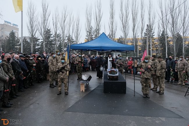 Із загиблим на Донбасі воїном 10-ї ОГШБр Кирилом Биковським попрощалися в Кропивницькому 08