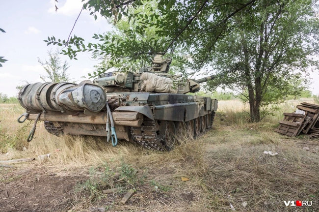 Боевой танк обнаружили на свалке в России 08