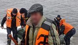 Рибака на крижині віднесло з Полтавської області в Кіровоградську, на надувному човні його доставили на берег, - ДСНС. ФОТОрепортаж