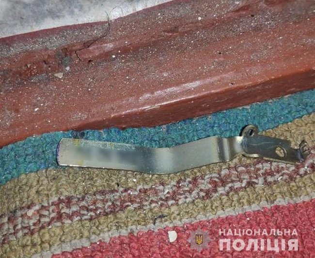 Женщина ранена в результате взрыва гранаты в квартире на Буковине 02