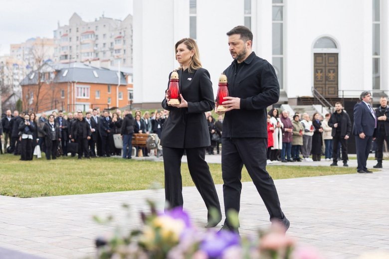 Зеленський вшанував пам'ять вбитих у Бучі