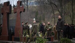 Зеленський на Аскольдовій могилі ушанував пам’ять Героїв Крут. ФОТОрепортаж