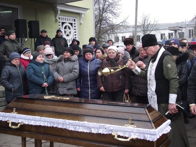 С воином 58-й ОМПБр Антоном Хобой, погибшим 26 января на Донбассе, простились в Шостке 25