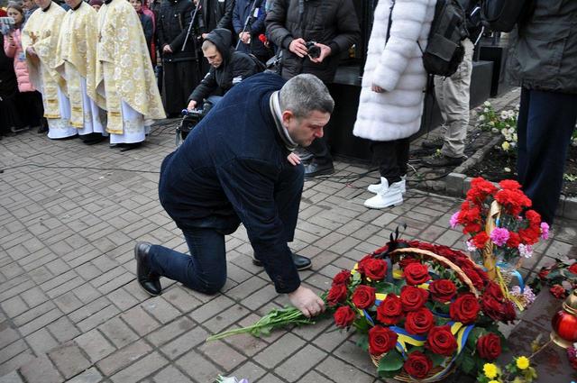 Поминальный молебен по случаю 4-й годовщины Революции Достоинства состоялся в центре Киева 03