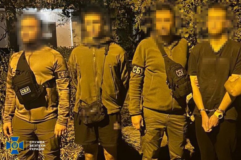 СБУ затримала 4 паліїв військових авто у Києві