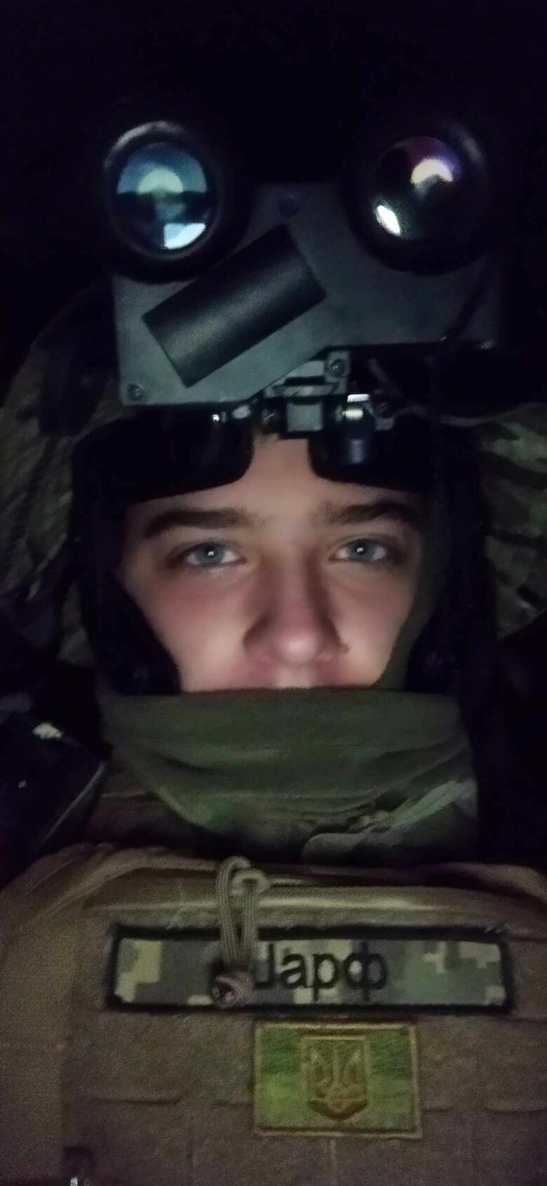 Військовослужбовець Денис Гнатюк про загиблого сина: По ньому було зрозуміло: ця війна його осторонь не обійде, він не відсиджуватиметься 04