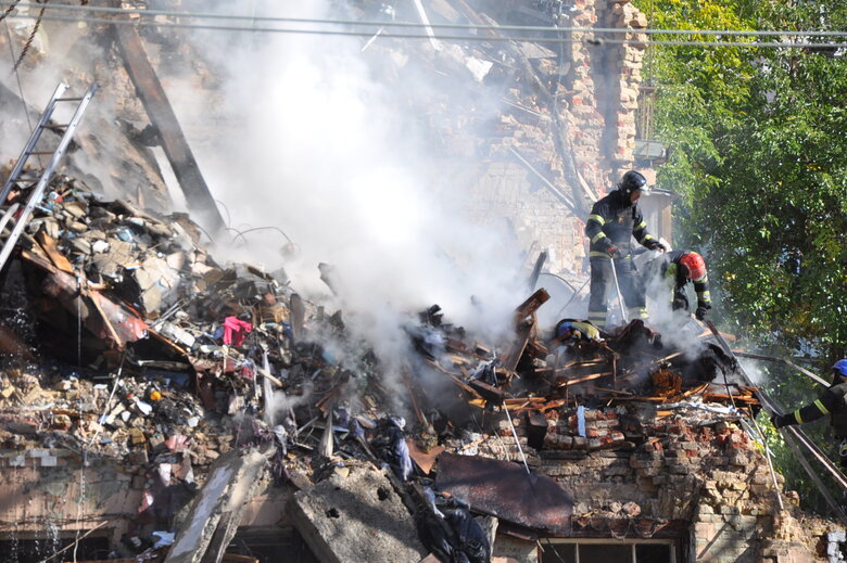 At site of kamikaze drone attack in Kyiv, rubble is being cleared 20