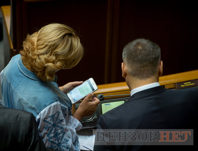 Киссе изучает телефон Ляшко, приглашение оппоблоковца Мирошниченко Богомолец, Герасимов в гостях у Батькивщины, беседа Литвина, Звягильского и Новинского, - работа ВР 5 июня 04
