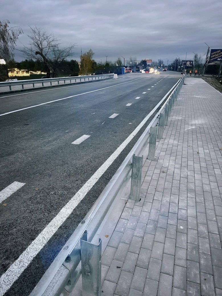 У Вишгороді відкрили міст біля Київської ГЕС, пошкоджений Росією в 2022 році