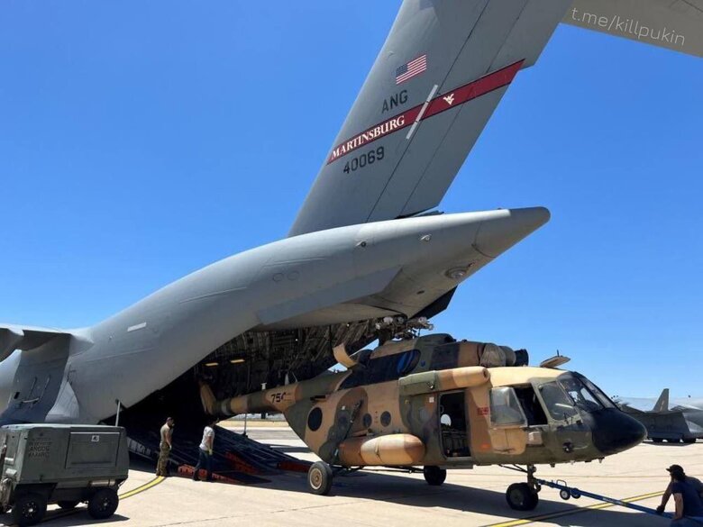 Мі-17 для України вже завантажуються на базі ВПС США, - ОП 01