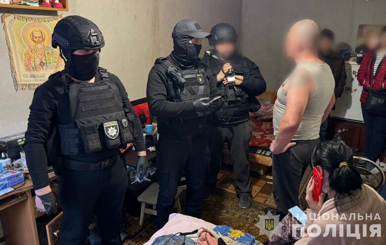 Поліція викрила схему постачання наркотиків у колонію на Дніпропетровщині
