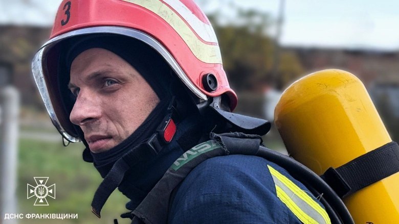 Масштабна пожежа на Івано-Франківщині після атаки РФ: ДСНС повідомила деталі