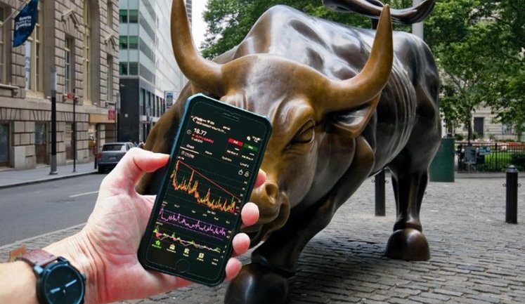 Які податки потрібно сплачувати від продажу акцій в смартфоні