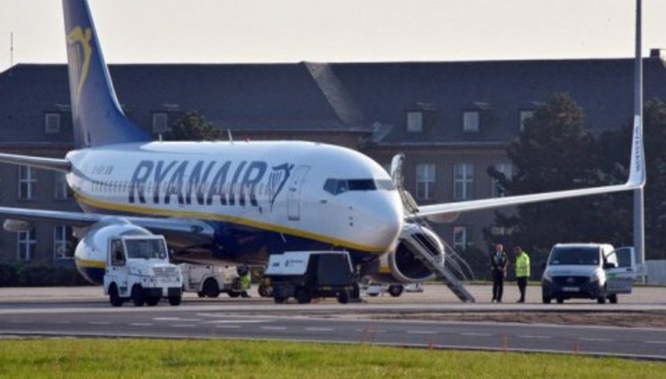 Лоукостер Ryanair начал летать в Украину. ВИДЕО