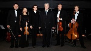 Порошенко побудує "Концерт-хол Рошен", щоб націю "не виховували напівдилетанти з "95 кварталу". ФОТОрепортаж