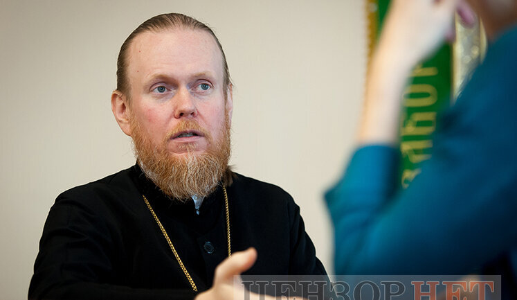Онуфрій визнає глибоку ментальну і духовну залежність себе від Росії. Для нього Лавра в Росії - омріяний райок, - ПЦУ про наявність паспорта РФ у очільника УПЦ МП