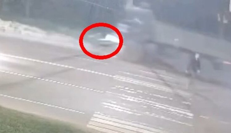 Occupier in truck hit pedestrian on pedestrian crossing in occupied Makiivka. VIDEO