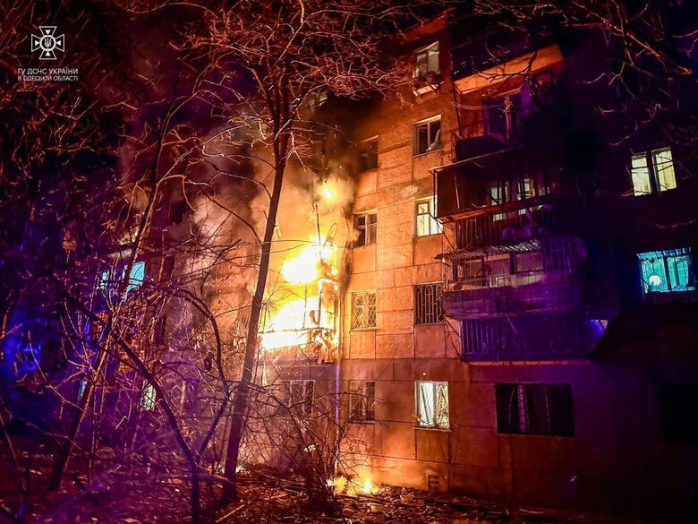 Russian terrorists attack Odesa at night with strike drones, there are victims 06