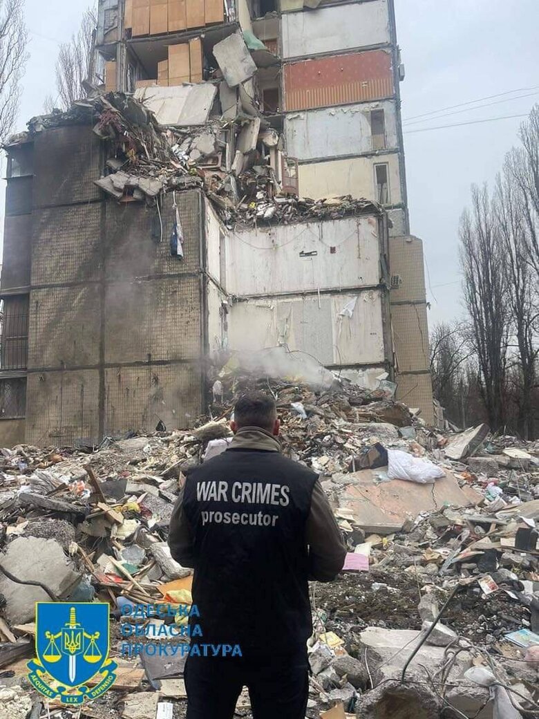 Наслідки влучання дрона в Одесі